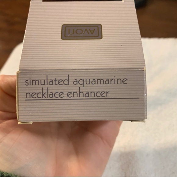 Avon simulated aquamarine Gemstone/silvertone necklace enhancer NIB - Picture 4 of 7